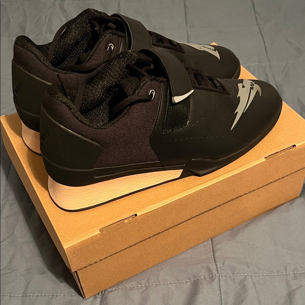 Velaasa Olympic weightlifting shoes for CrossFit, powerlifting, squatting,